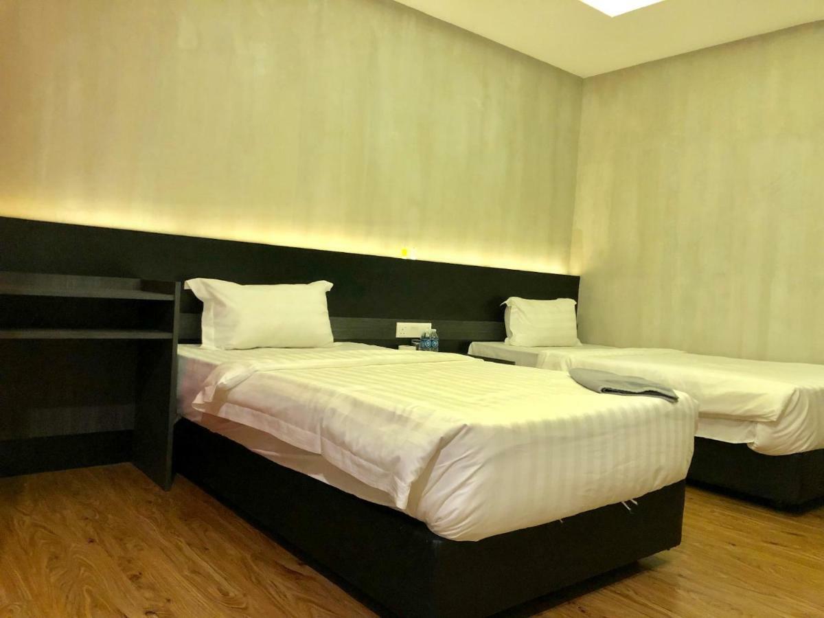 Monaco Boutique Hotel Sadong Jaya Kota Kinabalu Exterior photo